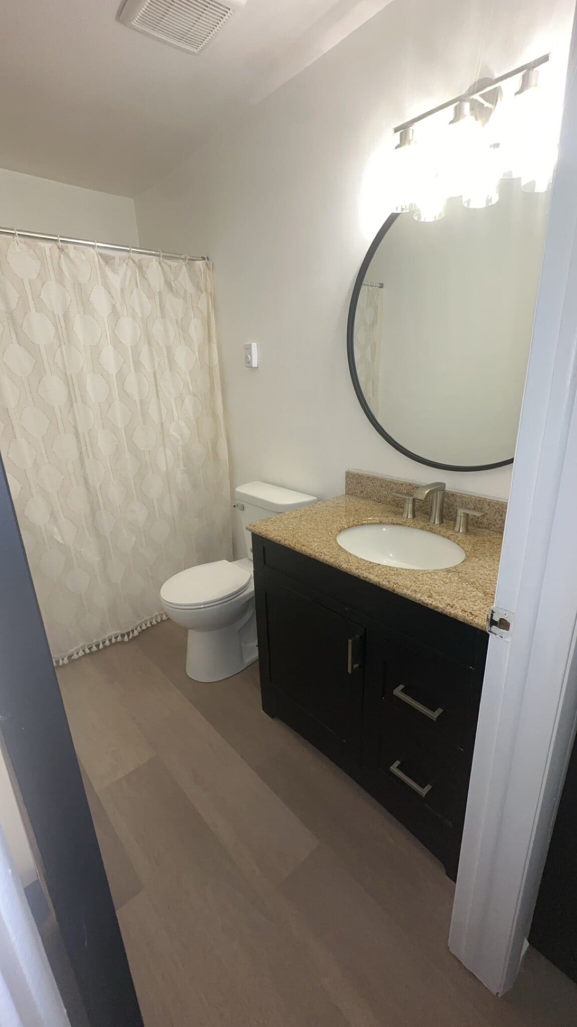 Building Photo - 2008 Military St