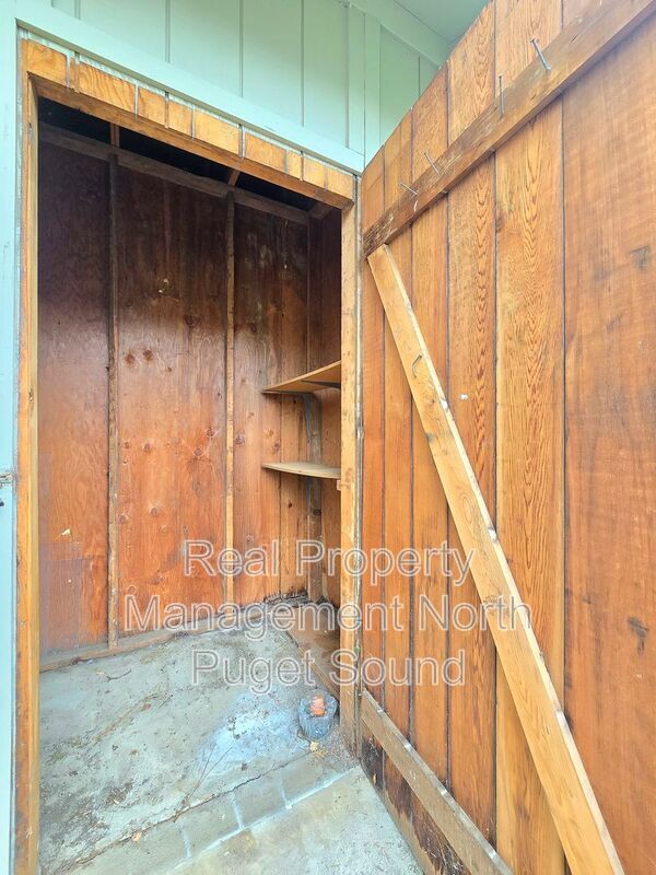 Building Photo - 1322 Maple St