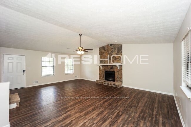 Building Photo - 6926 Apache Ln