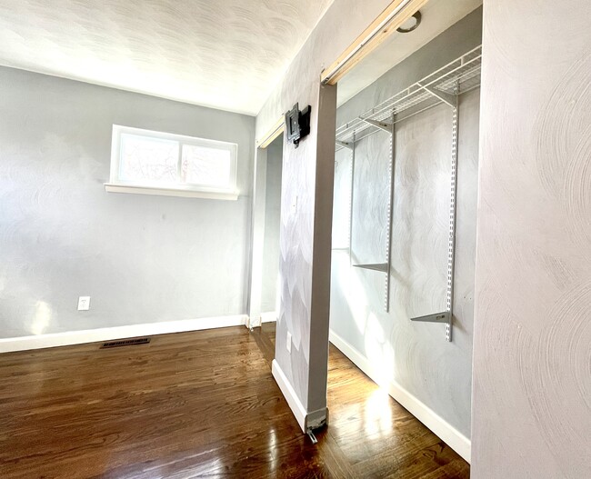 Building Photo - 329 Jacqueline Ave