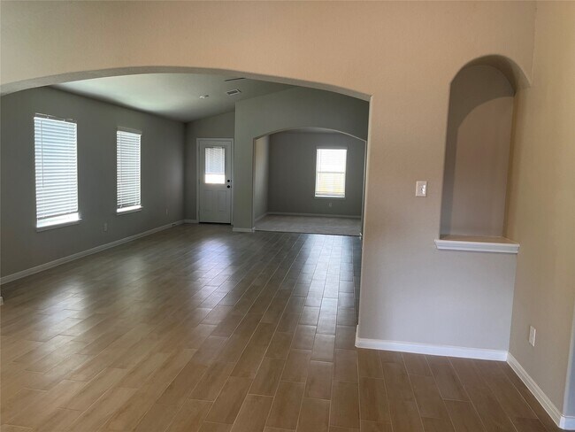 Building Photo - 250 Eagleville Dr