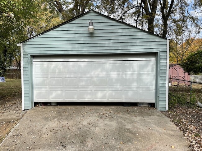 Building Photo - 242 Tanksley Ave