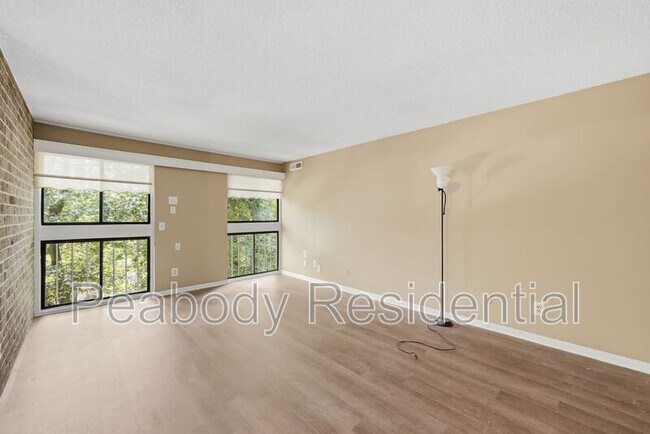 Building Photo - 1570 Moorings Dr
