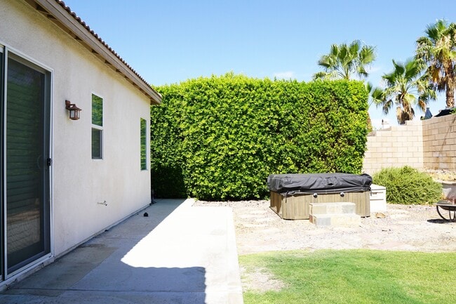 Building Photo - 79882 Viento Dr