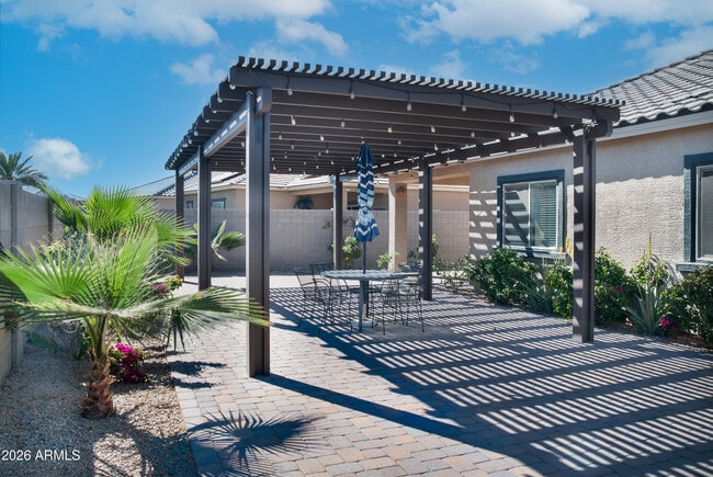 Building Photo - 43633 Yucca Ln