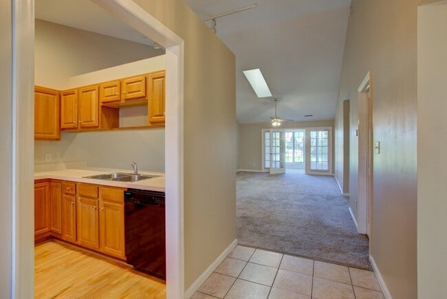 Building Photo - 103 Black Oak Dr