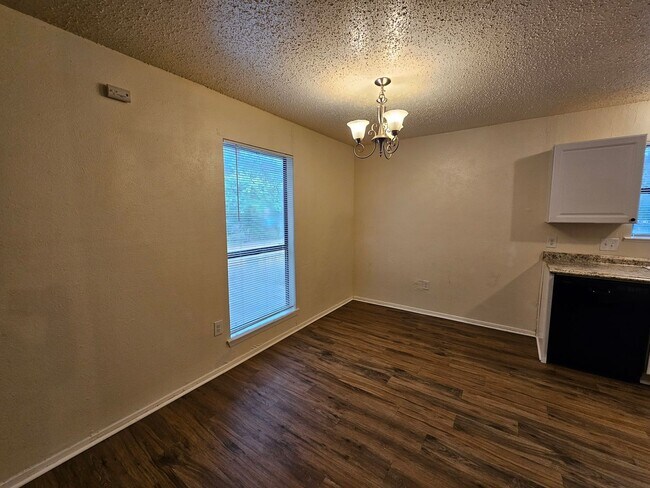 Building Photo - 110 Muleta Dr