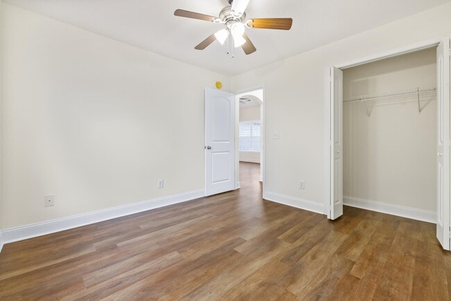 Building Photo - 2711 Green Pond Cir