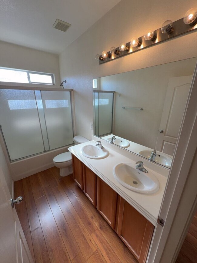 Building Photo - Gated community in Southern Highlands!