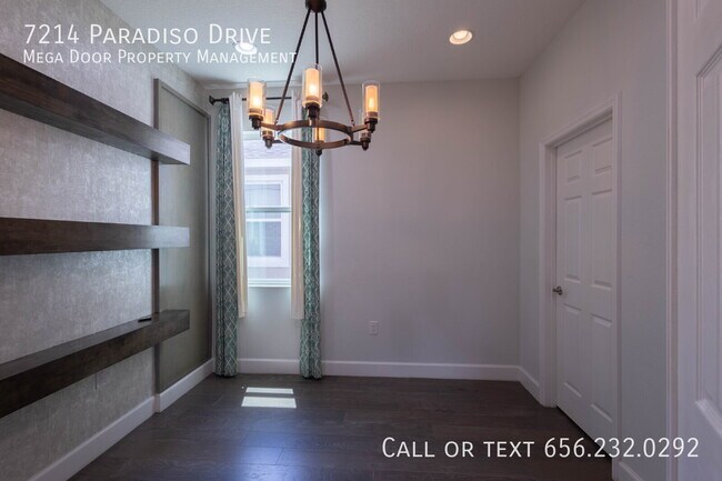 Building Photo - 7214 Paradiso Dr