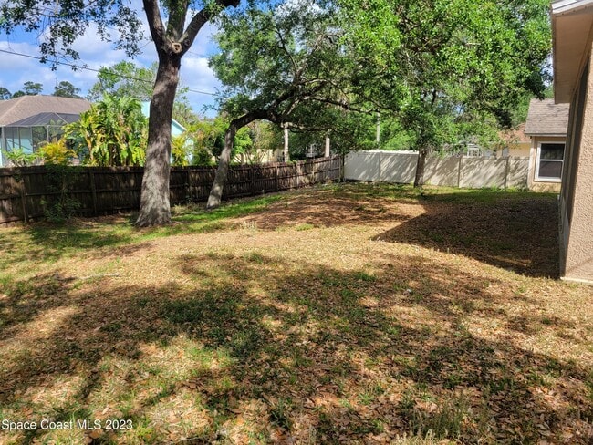 Building Photo - 950 Nixon Cir NE