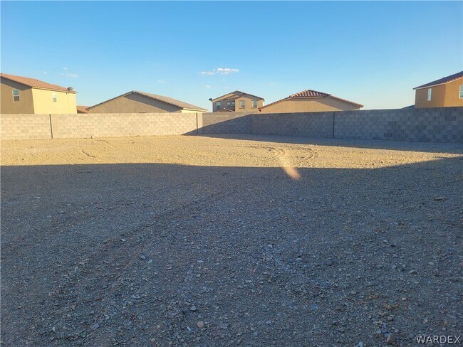 Building Photo - 2198 E Arapaho Rd