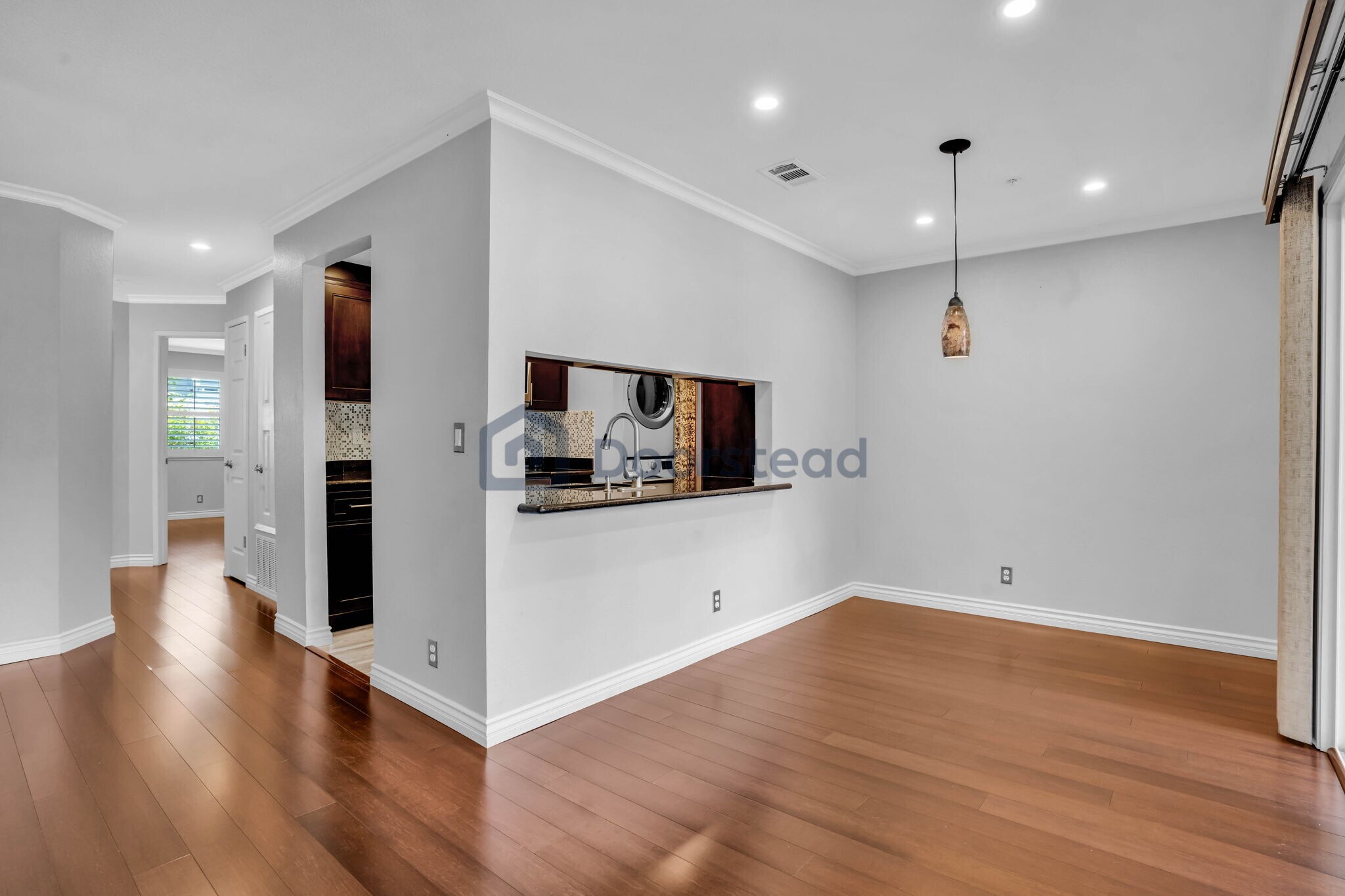 Building Photo - 2709 Oak Road Unit E