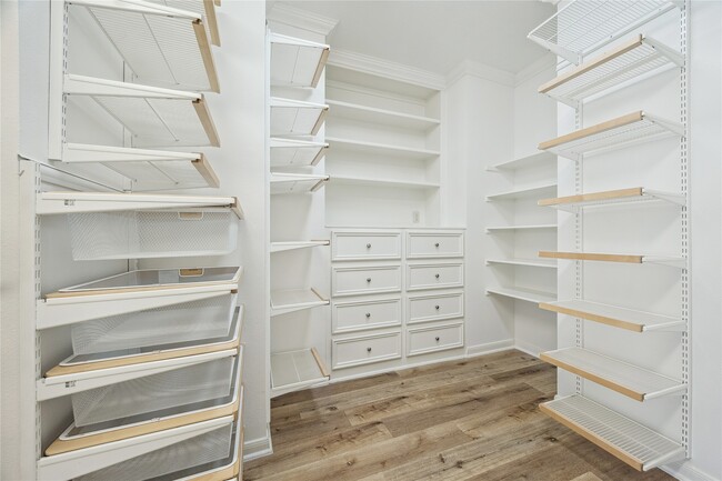 Building Photo - 5346 McCulloch Cir