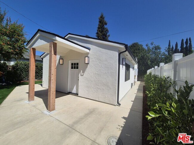Primary Photo - 6641 Chimineas Ave