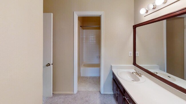 Building Photo - 5549 Dunbar Ct