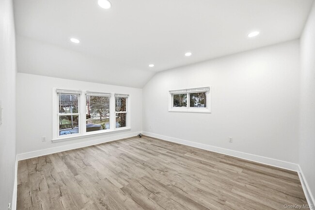 Building Photo - 359 Orangeburg Rd