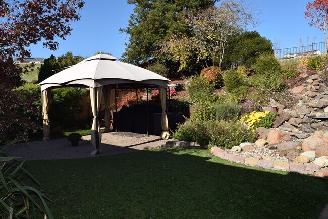 Building Photo - Coming Soon! Spacious Stanford Ranch 4 Bed