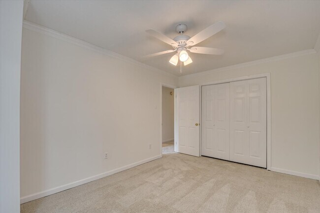 Building Photo - 106 Riverbend Dr