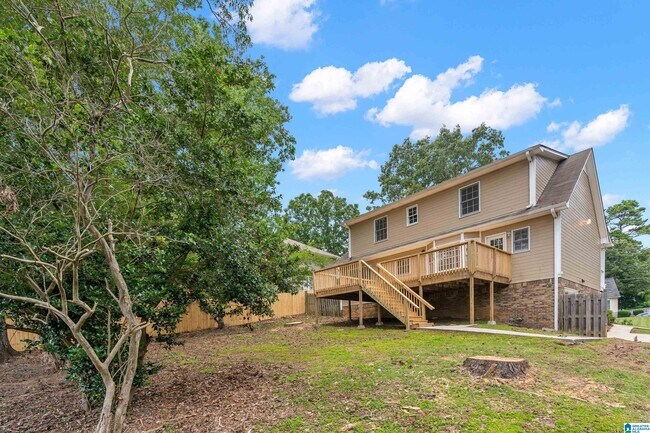 Building Photo - 5100 Weatherford Dr