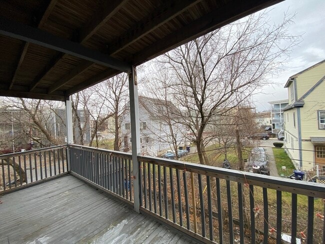 Building Photo - 39 Harwood St