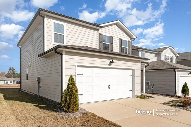 Building Photo - 1425 Rhodes Pond St