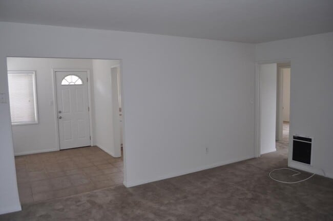 Building Photo - Affordable 2BR/1BA Detached Single Family ...