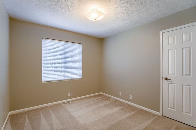 Building Photo - Must See 3 Bedroom In Coyote Run!!