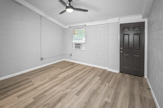 Building Photo - 1315 Alliance St