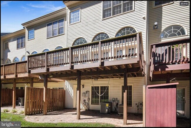 Building Photo - 5394 Chieftain Cir