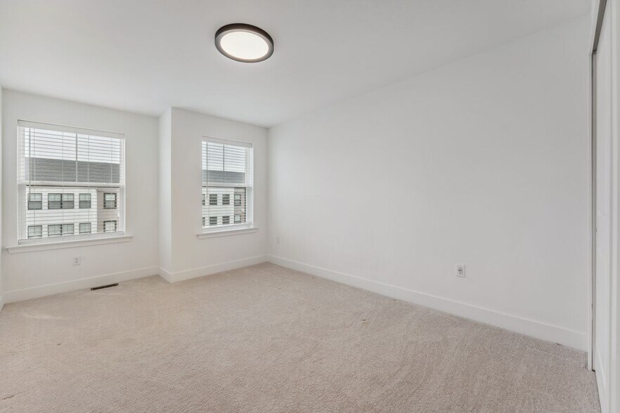 Building Photo - 46 Mariveles Way