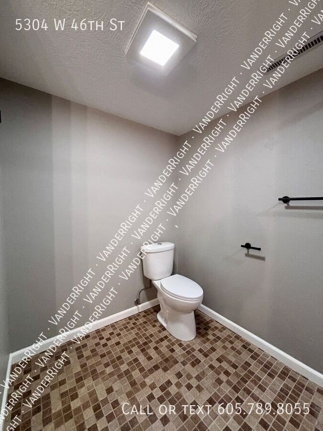 Building Photo - 5304 W 46th St