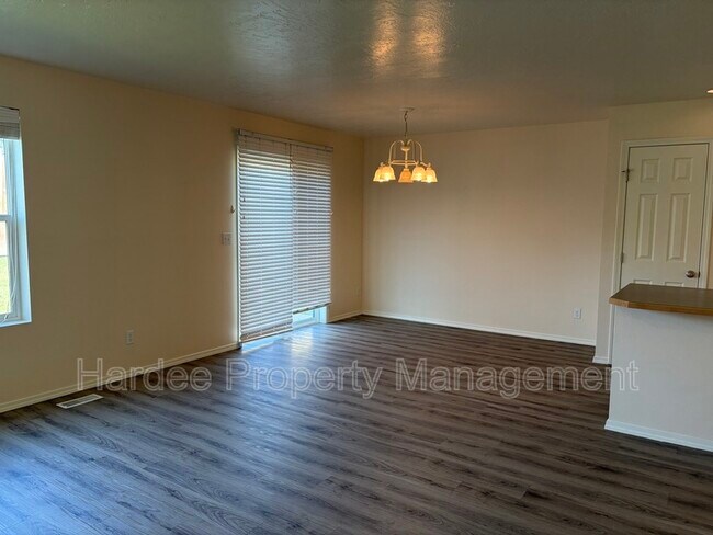 Building Photo - 677 N Kayden Way