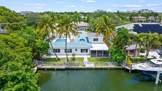 Building Photo - 1524 Bayview Dr