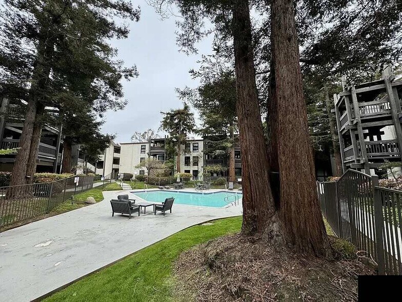 Building Photo - 7740 Redlands St