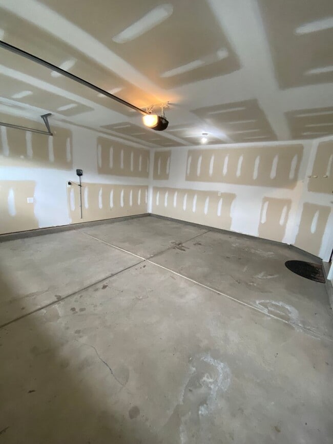 Building Photo - 3 bedroom home in Lexington area!