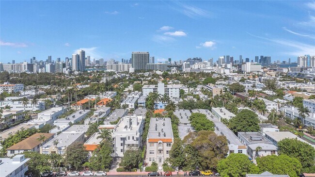 Building Photo - 1542 Drexel Ave