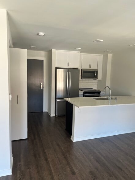 Building Photo - Vantage on the Park