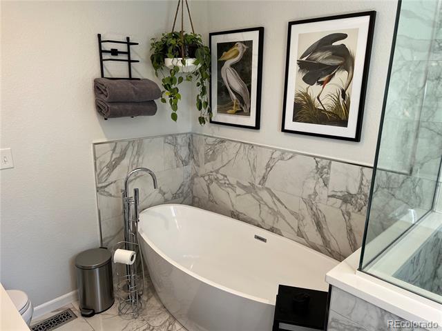 Building Photo - 1152 S Owens St