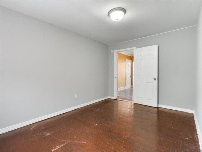 Building Photo - 811 Palisade Ave