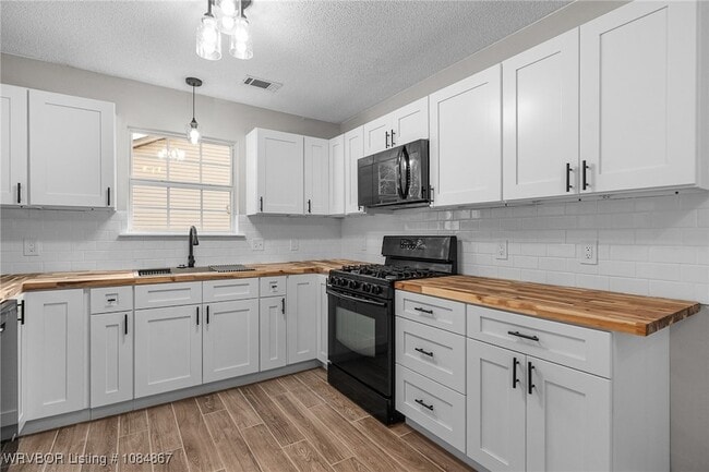 Building Photo - 1561 Whippoorwill Dr