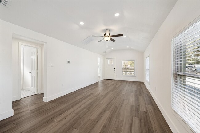 Building Photo - 505 Malone St