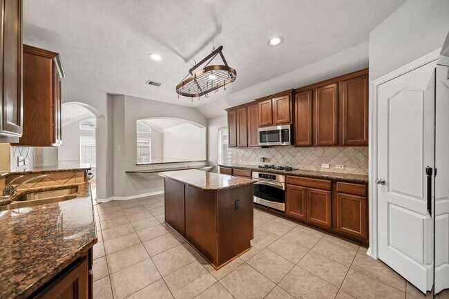 Building Photo - 28211 Emerald Creek Ln