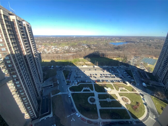 Building Photo - 270-10 Grand Central Pkwy