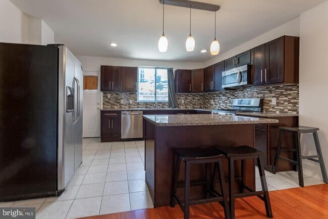 Primary Photo - 1428 S Bancroft St