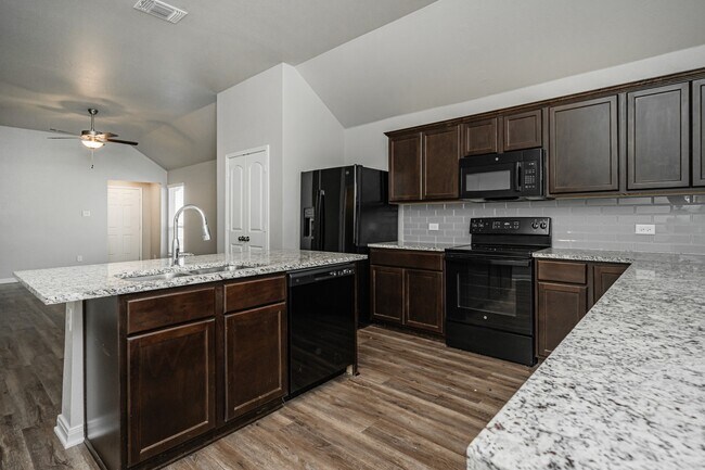 Building Photo - 623 Hollyhock Dr
