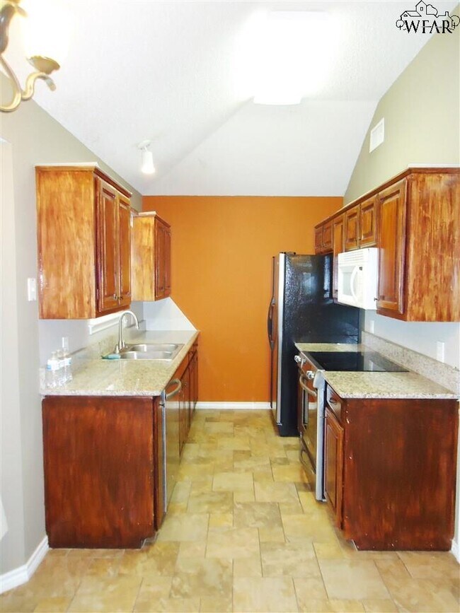 Building Photo - 6018 Van Dorn Dr