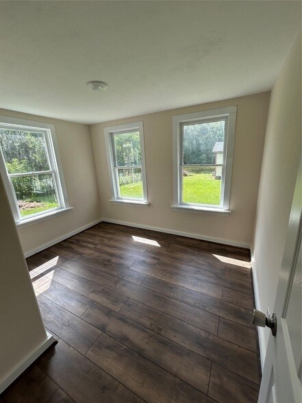 Building Photo - 5822 Edna St