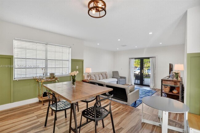 Building Photo - 7016 SW 103rd Pl