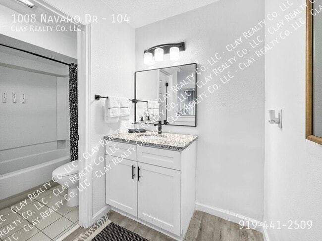 Building Photo - 1008 Navaho Dr
